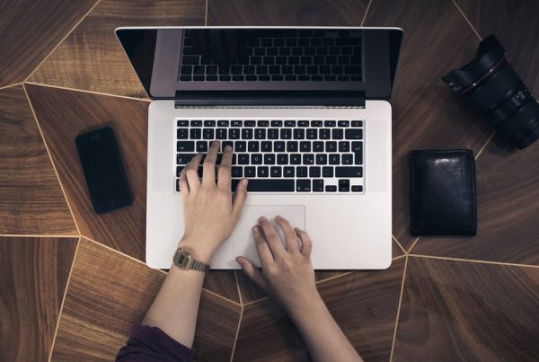 Modern call center agents using cloud-based Call Center as a Service (CCaaS) platform
